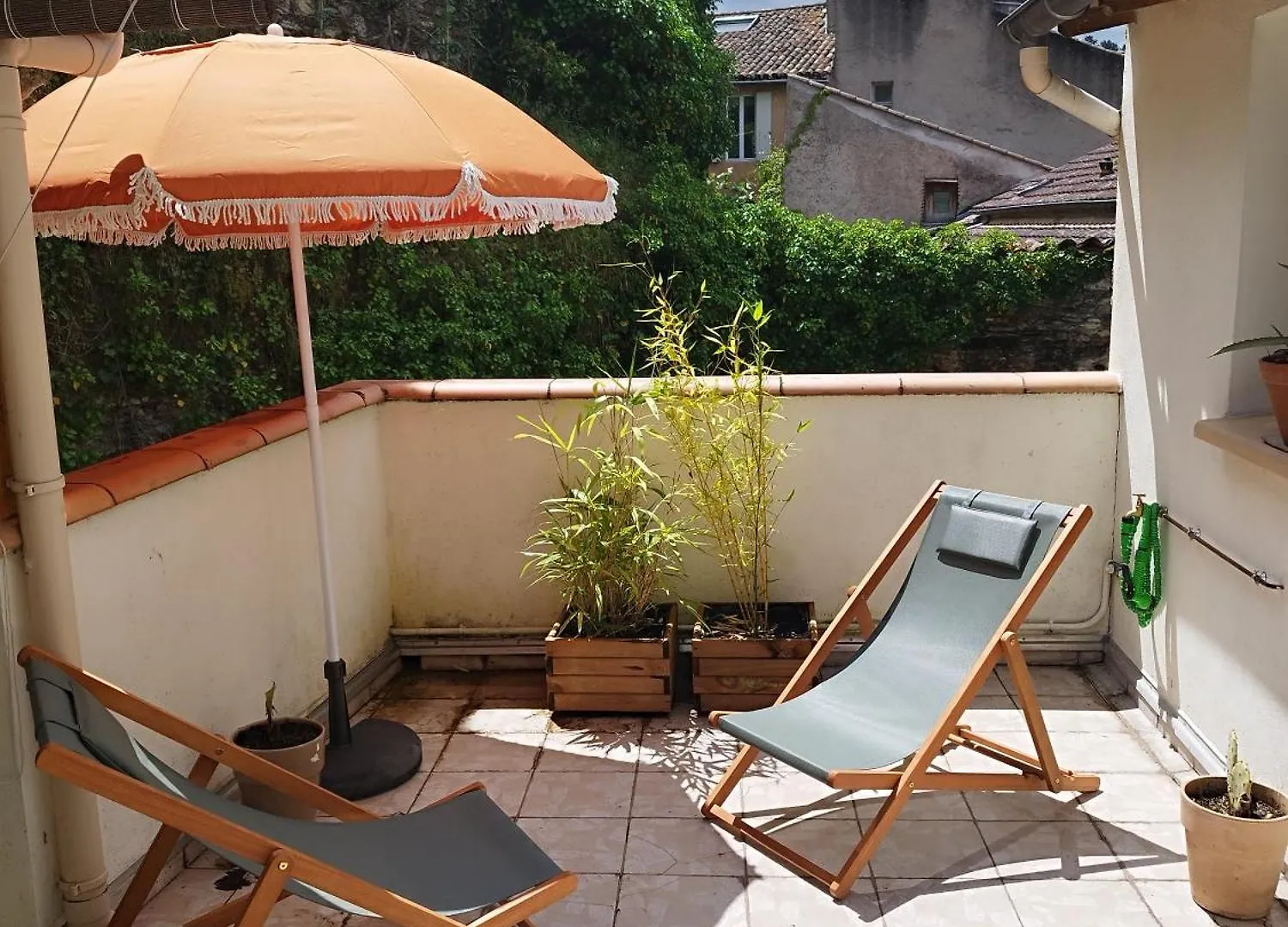 Par Saint Georges ! Apartment Cahors France